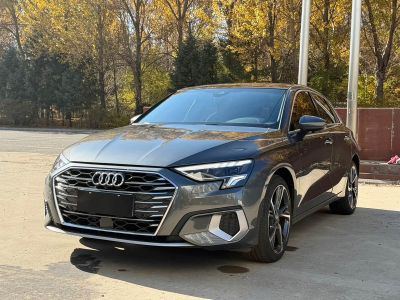 Audi A3, 2023 г., красный / фиолетовый, 9 000 км Audi A3, 2023 г., серебристый / серый, 14 000 км