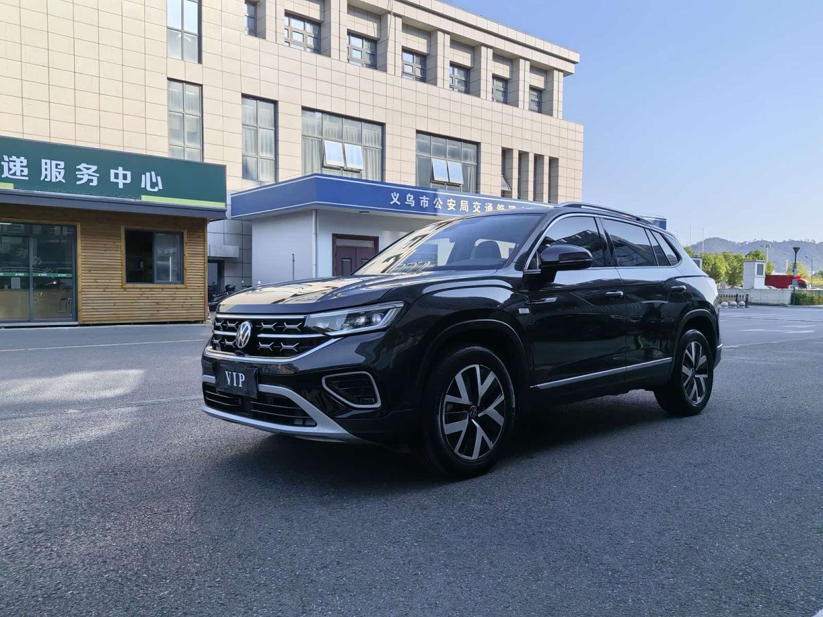 Volkswagen Tayron 2023 330TSI одна ведущая ось комплектация «Люкс Plus», исполнение «Цзиньцзе»