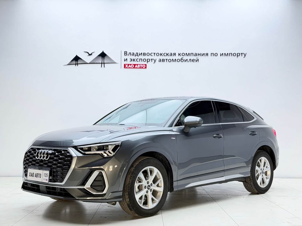 Audi Q3 Sportback, 2022 г., серебристый / серый, 42 000 км Audi 奥迪Q3 Sportback, 2022 г., серебристый / серый, 42 000 км