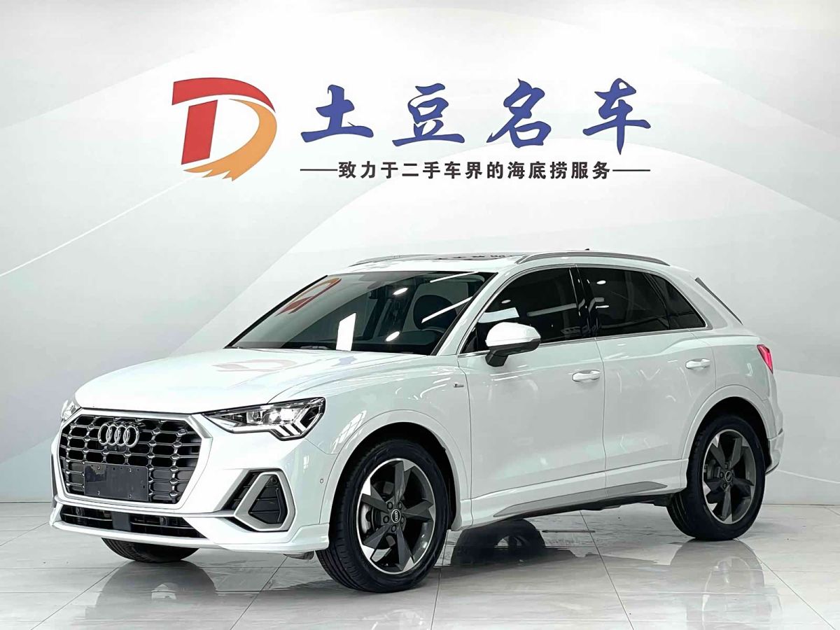 Audi Q3, 2022 г., белый, 36 500 км Audi 奥迪Q3, 2022 г., белый, 36 500 км