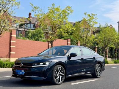 Volkswagen Magotan, 2023 г., чёрный, 75 600 км Volkswagen Magotan 2024 380TSI DSG комплектация «Суприм»