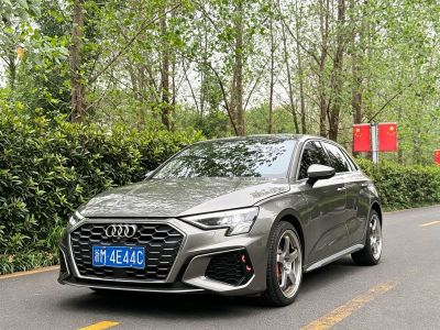 Audi A3, 2022 г., серебристый / серый, 39 000 км Audi A3, 2022 г., серебристый / серый, 40 000 км