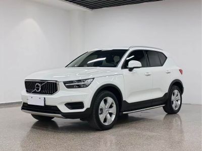 Volvo 沃尔沃XC40, 2021 г., белый, 74 300 км Volvo 沃尔沃XC40, 2022 г., белый, 23 000 км