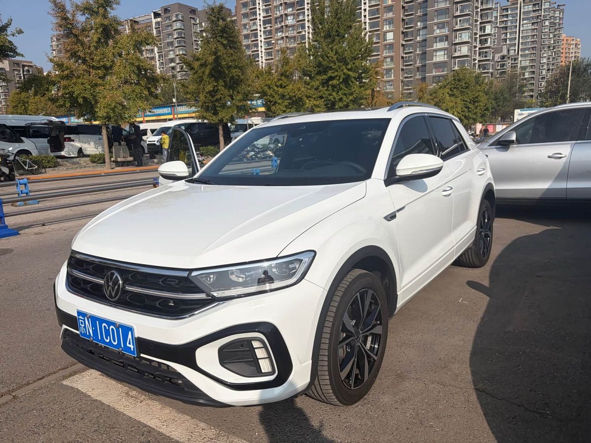 Volkswagen T-Roc 2024 300TSI DSG одна ведущая ось 星光版
