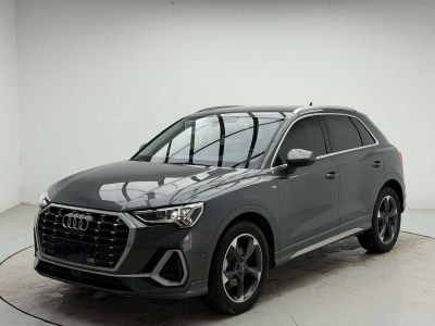 Audi Q3, 2023 г., серебристый / серый, 36 000 км Audi 奥迪Q3, 2023 г., серебристый / серый, 38 000 км