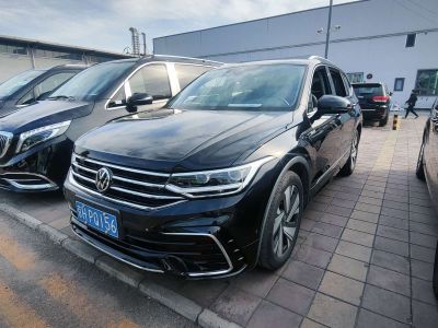 Volkswagen Tiguan L, 2023 г., белый, 78 700 км Volkswagen Tiguan L 2023 380TSI автомат полный привод R-Line комплектация «Юэсян» 7 мест