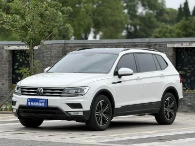 Volkswagen Tiguan L, 2021 г., белый, 58 000 км Volkswagen Tiguan L 2021 280TSI автомат одна ведущая ось комплектация «Умный комфорт»