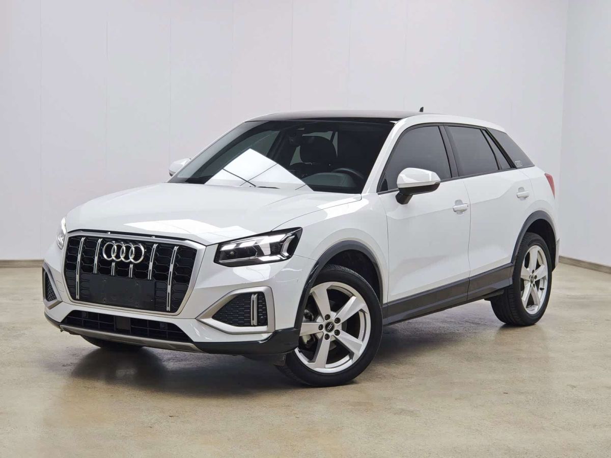 Audi Q2L, 2022 г., белый, 36 000 км Audi 奥迪Q2L, 2022 г., белый, 36 000 км