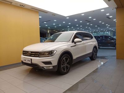 Volkswagen Tiguan L PHEV, 2024 г., белый, 64 000 км Volkswagen Tiguan L 2021 330TSI автомат одна ведущая ось Комфорт версия