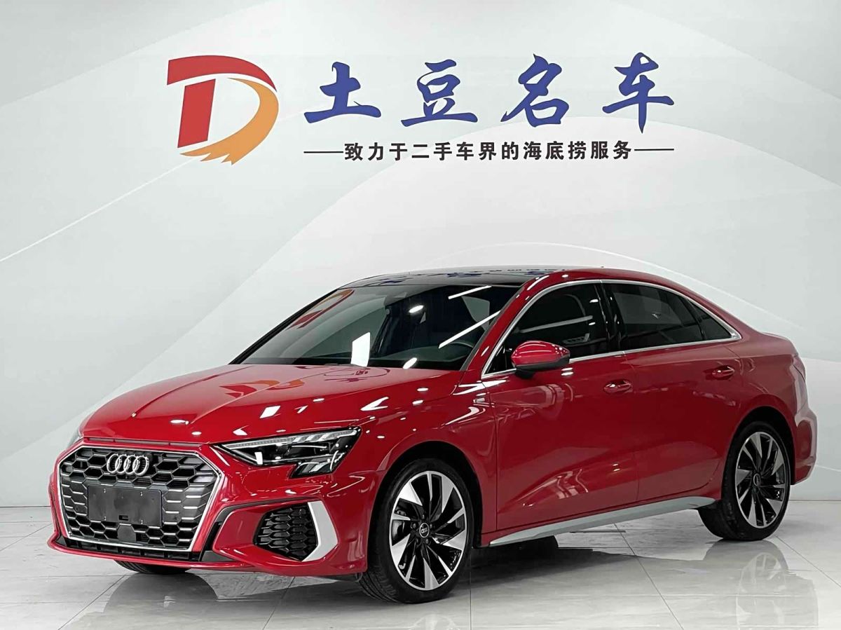 Audi A3, 2022 г., красный / фиолетовый, 42 100 км Audi A3, 2022 г., красный / фиолетовый, 42 100 км
