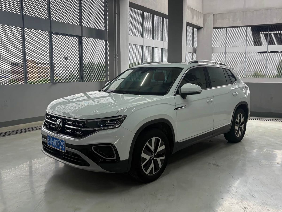 Volkswagen Tayron 2023 330TSI одна ведущая ось комплектация «Люкс Plus», исполнение «Цзиньцзе»