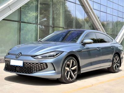 Volkswagen Lamando, 2022 г., серебристый / серый, 33 000 км Volkswagen Lamando 2022 Lamando L 280TSI DSG комплектация «Кула»