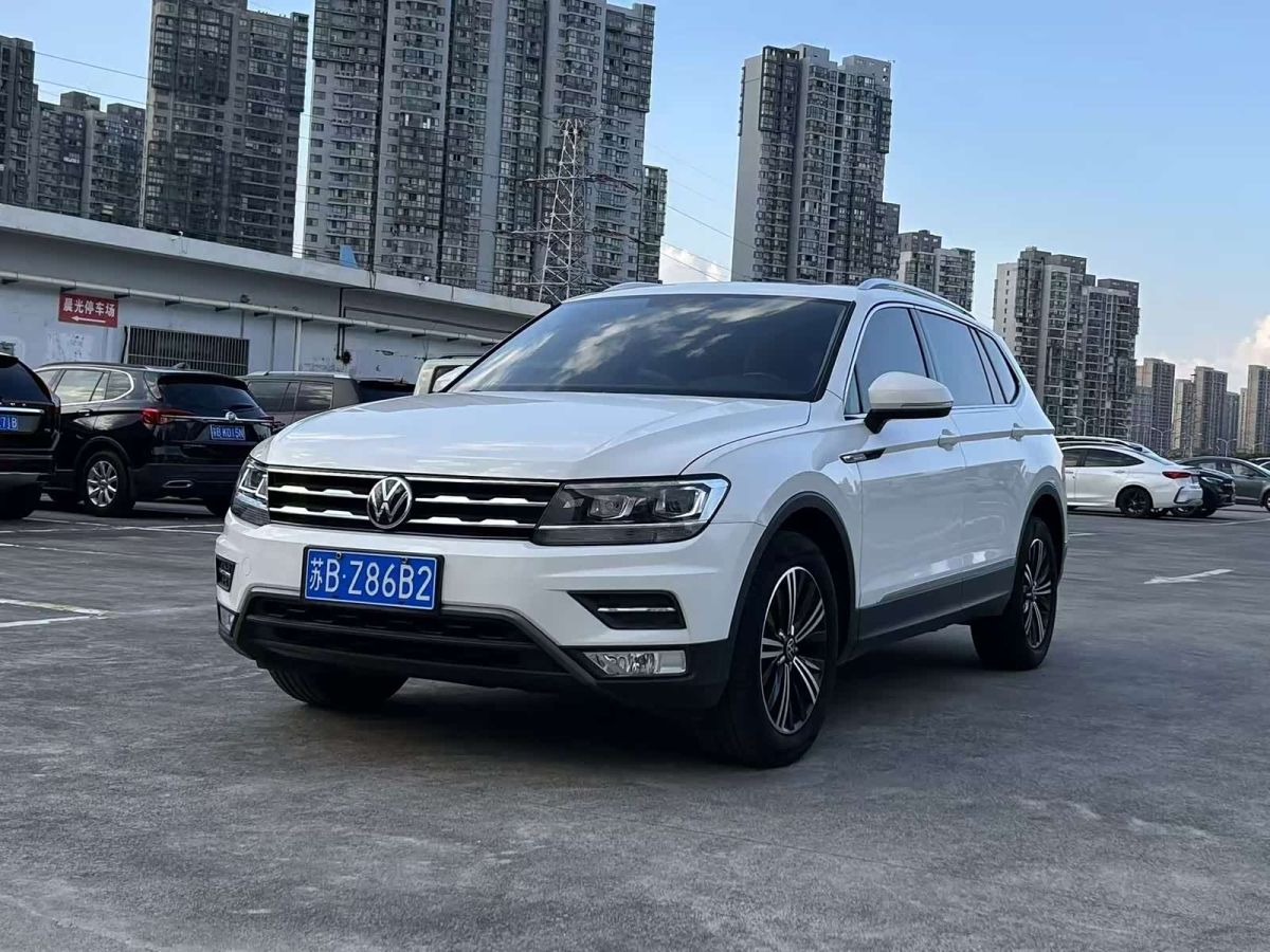 Volkswagen Tiguan L 2021 330TSI автомат одна ведущая ось комплектация «Умный комфорт»