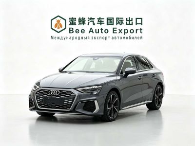 Audi A3, 2022 г., серебристый / серый, 39 000 км Audi A3, 2022 г., серебристый / серый, 45 000 км