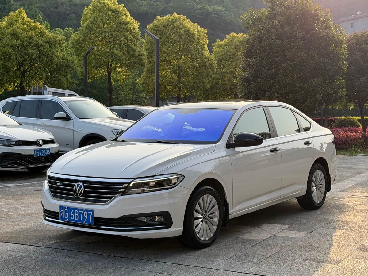 Volkswagen Lavida, 2021 г., белый, 80 000 км Volkswagen Lavida 2021 280TSI DSG Комфорт