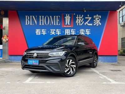 Volkswagen Tiguan L, 2025 г., чёрный, 20 000 км Volkswagen Tiguan L 2025 исполнение «Чучжун» 300TSI автомат одна ведущая ось комплектация «Лунтэн»