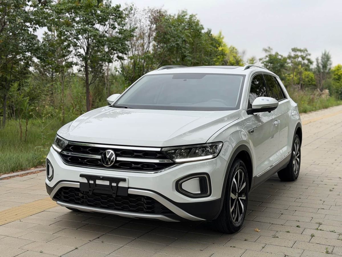 Volkswagen T-Roc, 2023 г., белый, 54 000 км Volkswagen T-Roc 2023 280TSI DSG одна ведущая ось Шигуан версия