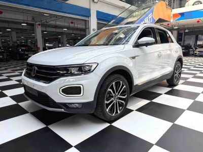 Volkswagen T-Roc, 2022 г., белый, 28 000 км Volkswagen T-Roc 2022 280TSI DSG одна ведущая ось Комфорт PLUS