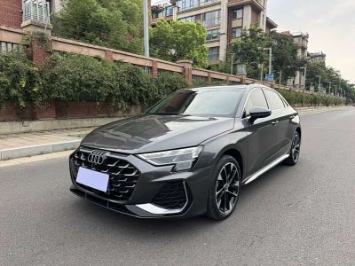 Audi A3, 2025 г., красный / фиолетовый, 21 100 км Audi A3, 2025 г., серебристый / серый, 17 000 км