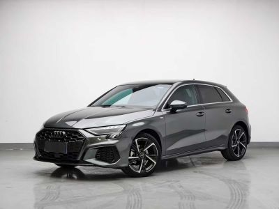 Audi A3, 2024 г., серебристый / серый, 6 000 км