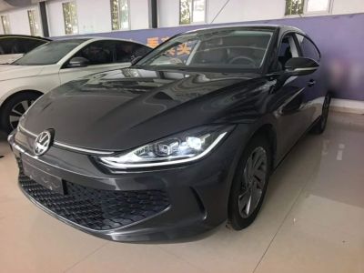 Volkswagen Lamando, 2022 г., серебристый / серый, 33 000 км Volkswagen Lamando 2022 Lamando L 280TSI DSG комплектация «Жэла»