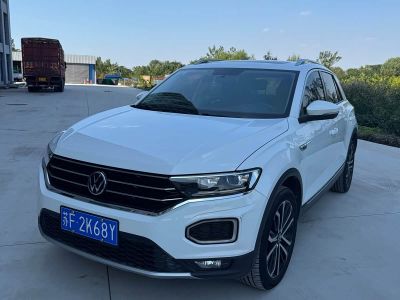 Volkswagen T-Roc, 2021 г., белый, 63 000 км Volkswagen T-Roc 2021 обновлённая версия 280TSI DSG одна ведущая ось комплектация «Люкс Чжилянь»