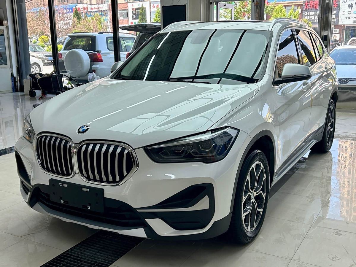 BMW X1, 2023 г., белый, 46 000 км BMW X1 2022 sDrive20Li комплектация «Стиль»