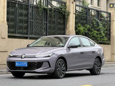 Volkswagen Lavida, 2025 г., белый, 9 000 км Volkswagen Lavida 2026 Pro 300TSI исполнение «Звёздное небо» комплектация «Чжии»