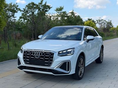 Audi Q2L, 2023 г., белый, 24 000 км Audi 奥迪Q2L, 2023 г., белый, 24 000 км