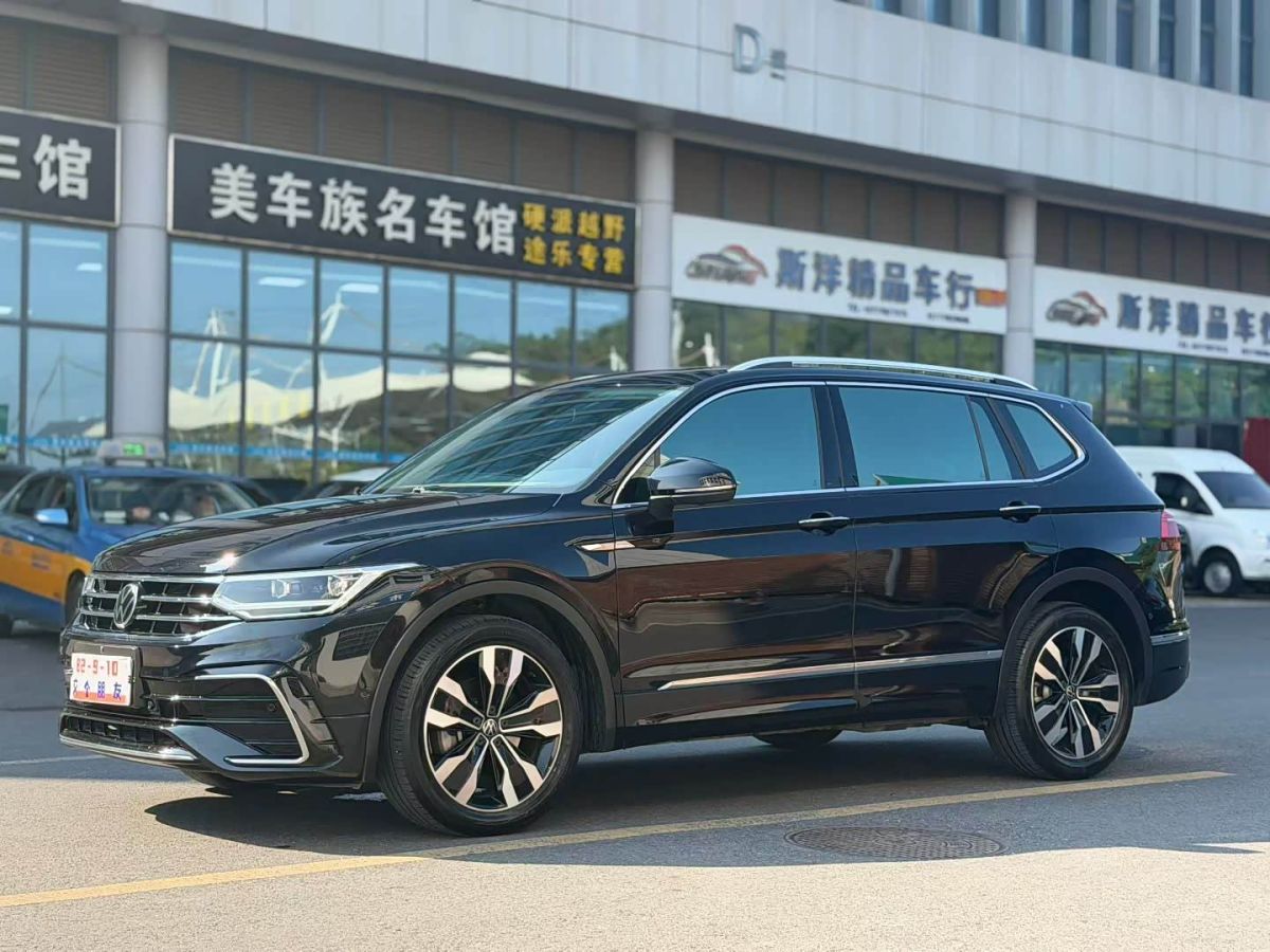 Volkswagen Tiguan L 2022 330TSI автомат одна ведущая ось R-Line комплектация «Юэсян»