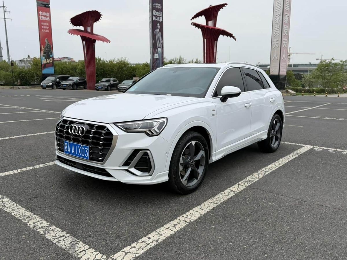Audi 奥迪Q3, 2022 г., белый, 30 000 км