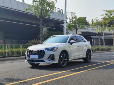Audi Q3, 2021 г., белый, 61 000 км Audi 奥迪Q3, 2021 г., белый, 70 000 км