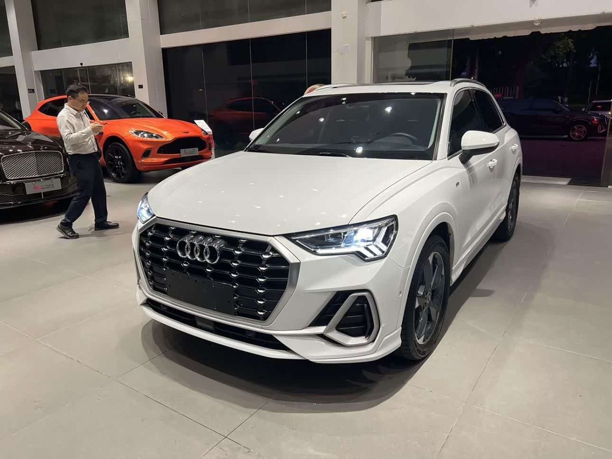 Audi 奥迪Q3, 2023 г., белый, 55 000 км