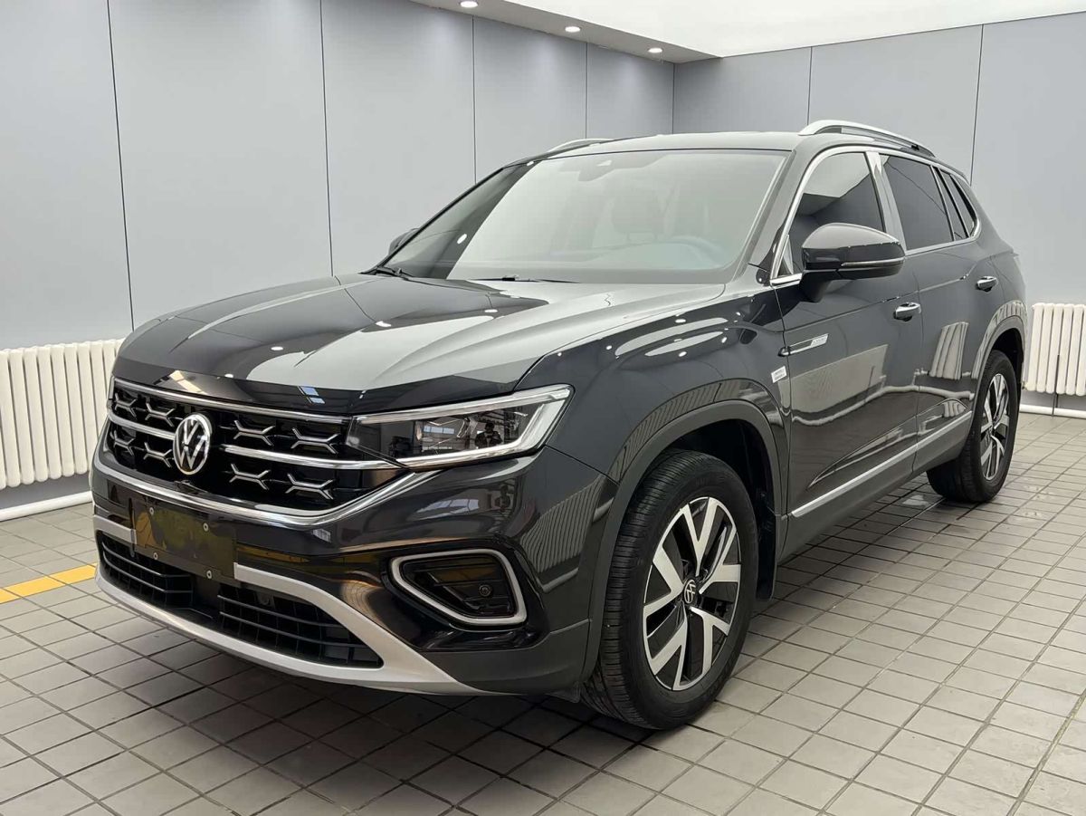Volkswagen Tayron, 2023 г., чёрный, 33 000 км Volkswagen Tayron 2023 280TSI одна ведущая ось комплектация «Люкс Plus», исполнение «Цзиньцзе»