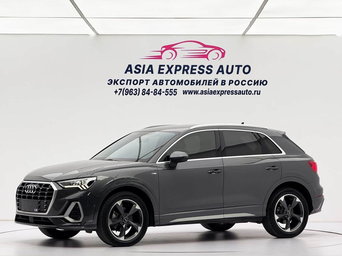 Audi Q3, 2022 г., серебристый / серый, 35 500 км Audi 奥迪Q3, 2022 г., серебристый / серый, 35 500 км