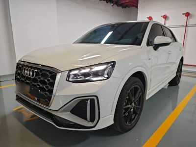 Audi Q2L, 2023 г., синий, 41 000 км Audi 奥迪Q2L, 2024 г., белый, 16 500 км