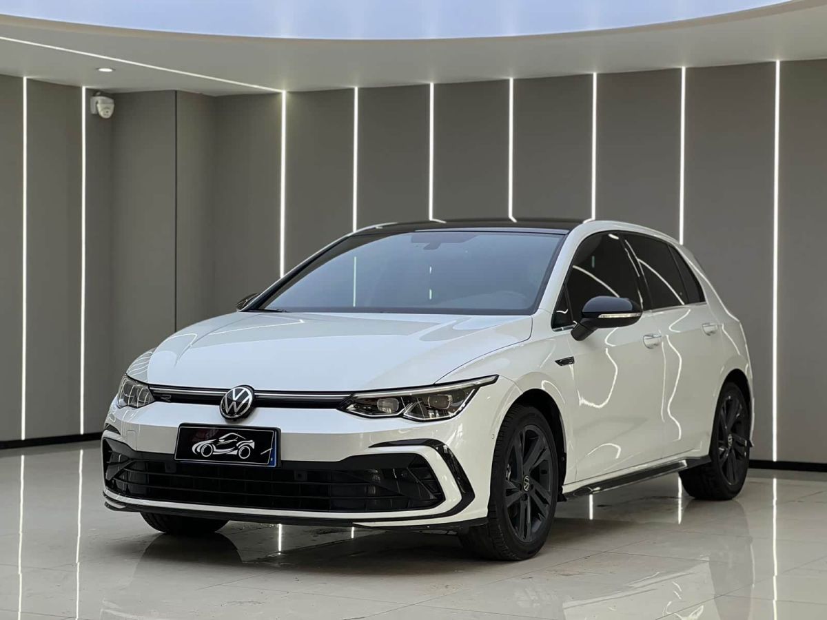Volkswagen Golf, 2023 г., белый, 63 000 км Volkswagen Golf 2023 обновлённая версия 280TSI DSG R-Line