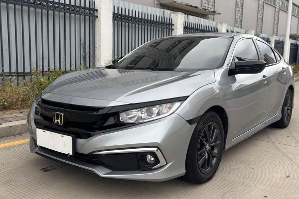 Honda Civic, 2021 г., серебристый / серый, 35 000 км