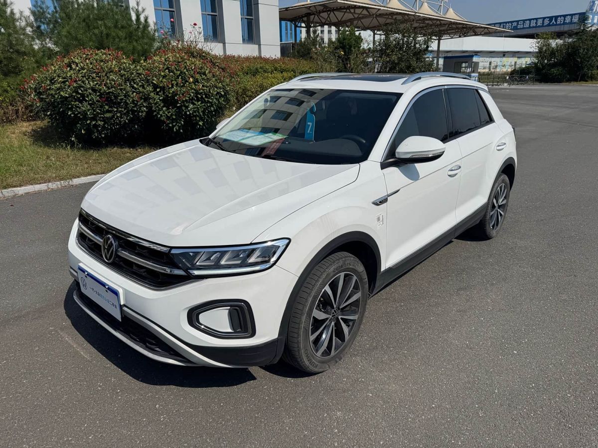 Volkswagen T-Roc, 2024 г., белый, 62 400 км Volkswagen T-Roc 2024 280TSI DSG одна ведущая ось Шигуан версия