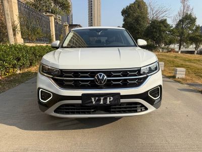 Volkswagen Tayron, 2023 г., белый, 48 000 км Volkswagen Tayron 2023 300TSI одна ведущая ось комплектация «Люкс Plus», исполнение «Цзиньцзе»