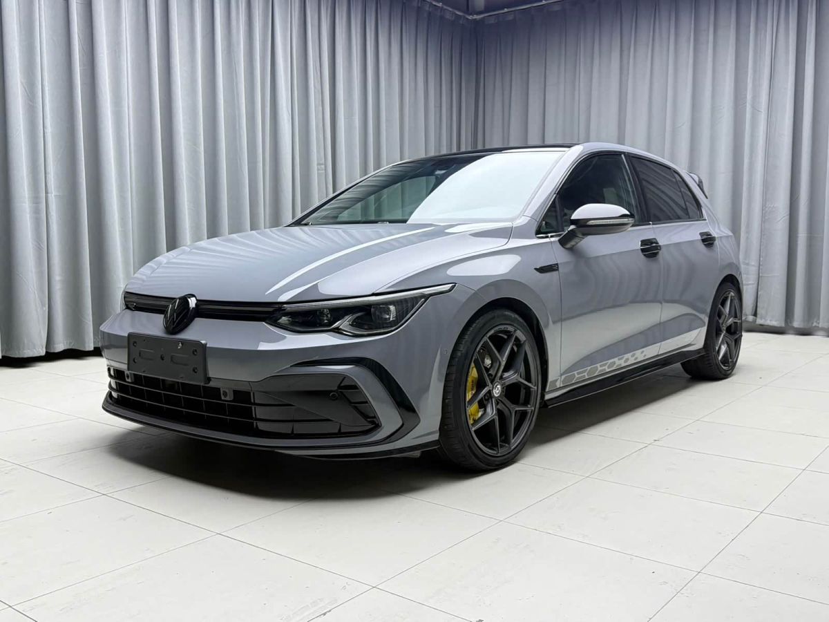 Volkswagen Golf, 2023 г., серебристый / серый, 39 000 км Volkswagen Golf 2023 280TSI DSG R-Line Lite