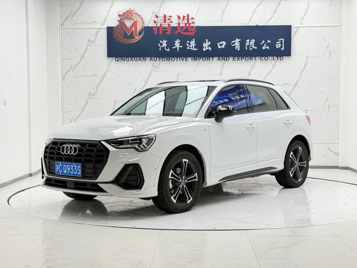 Audi Q3, 2022 г., белый, 15 000 км Audi 奥迪Q3, 2022 г., белый, 15 000 км