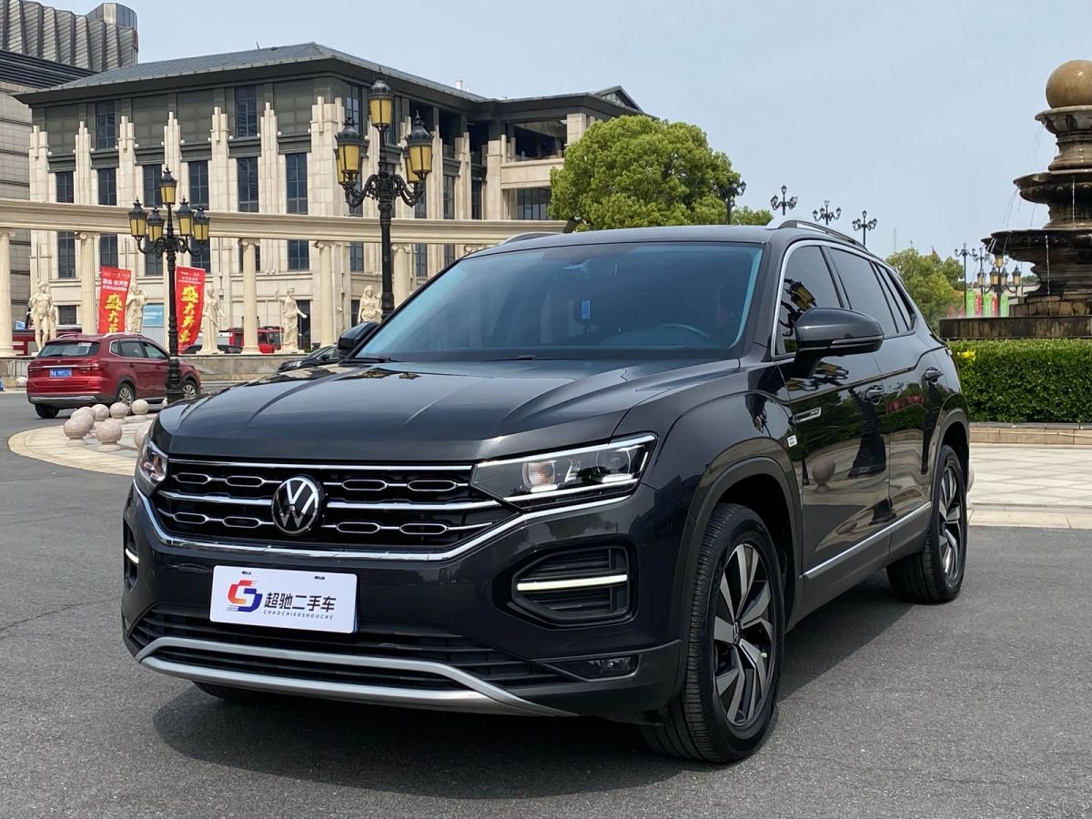 Volkswagen Tayron, 2022 г., чёрный, 46 000 км Volkswagen Tayron 2022 330TSI одна ведущая ось комплектация «Люкс Чжилянь»