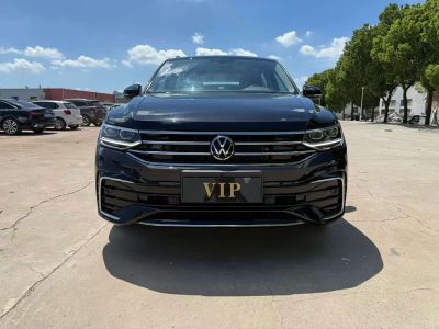 Volkswagen Tiguan L, 2024 г., чёрный, 30 000 км Volkswagen Tiguan L 2023 330TSI автомат одна ведущая ось R-Line комплектация «Юэсян»
