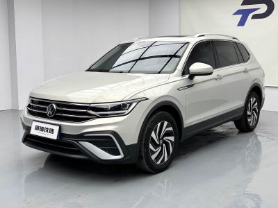 Volkswagen Tiguan L, 2022 г., чёрный, 40 000 км Volkswagen Tiguan L 2023 280TSI автомат одна ведущая ось ограниченная серия «Чаочуан»