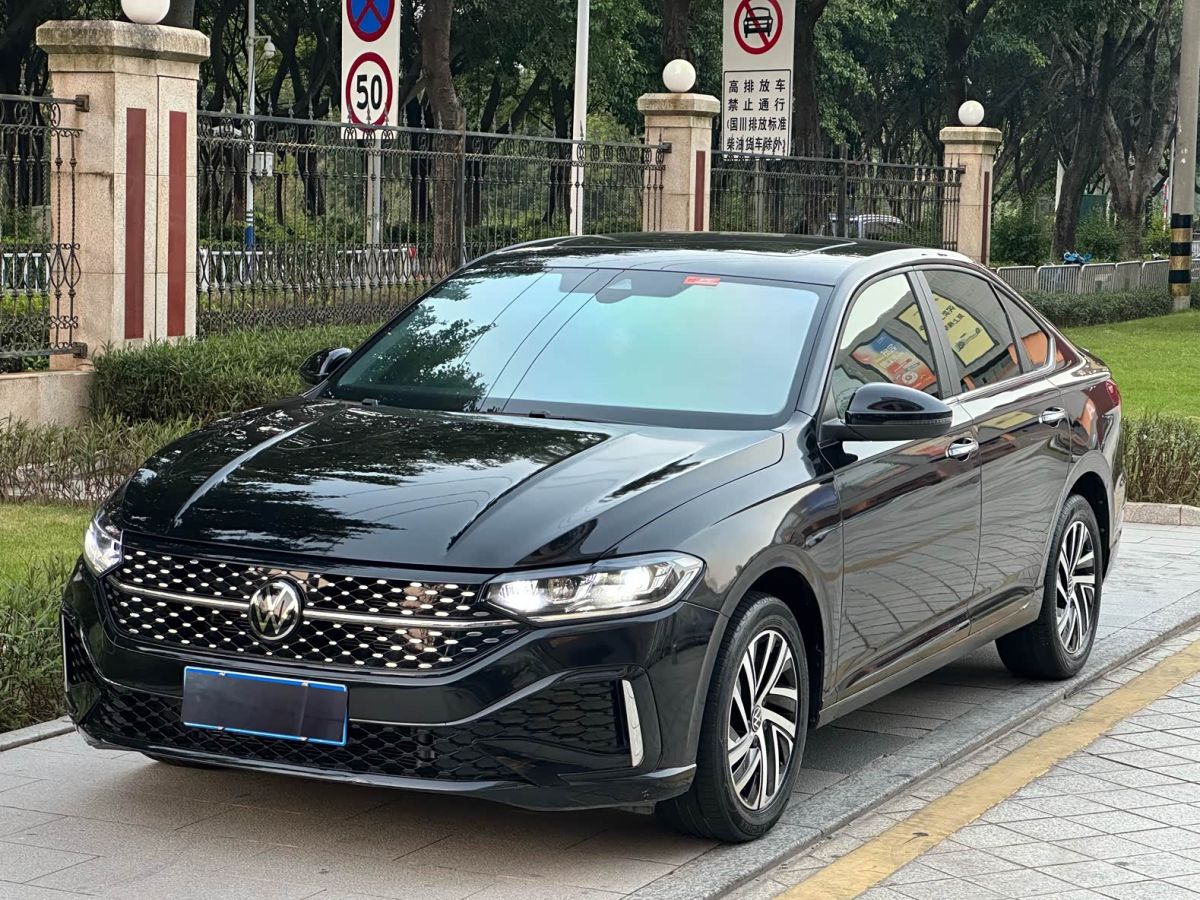Volkswagen Lavida, 2024 г., чёрный, 70 000 км Volkswagen Lavida 2023 300TSI DSG исполнение «Звёздное небо» комплектация «Маньи»