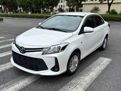 Toyota Vios FS, 2023 г., белый, 17 000 км Toyota Vios, 2021 г., белый, 72 000 км