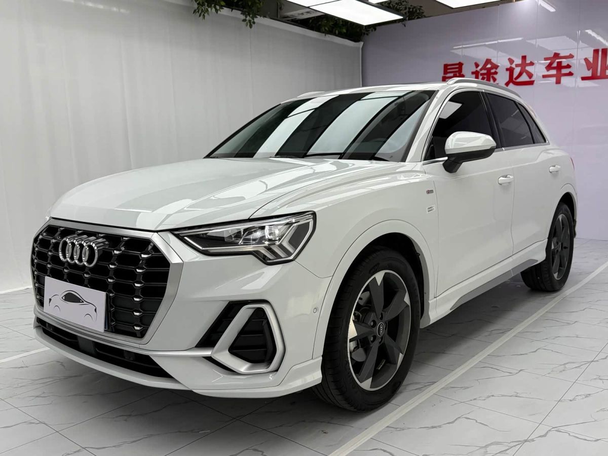 Audi 奥迪Q3, 2022 г., белый, 23 000 км