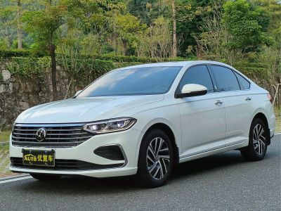 Volkswagen Lavida, 2023 г., белый, 47 300 км Volkswagen Lavida 2023 1.5L автомат пять миллионов версия