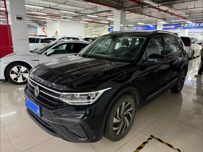 Volkswagen Tiguan L, 2025 г., чёрный, 20 000 км Volkswagen Tiguan L 2024 300TSI автомат одна ведущая ось комплектация «Умный комфорт»